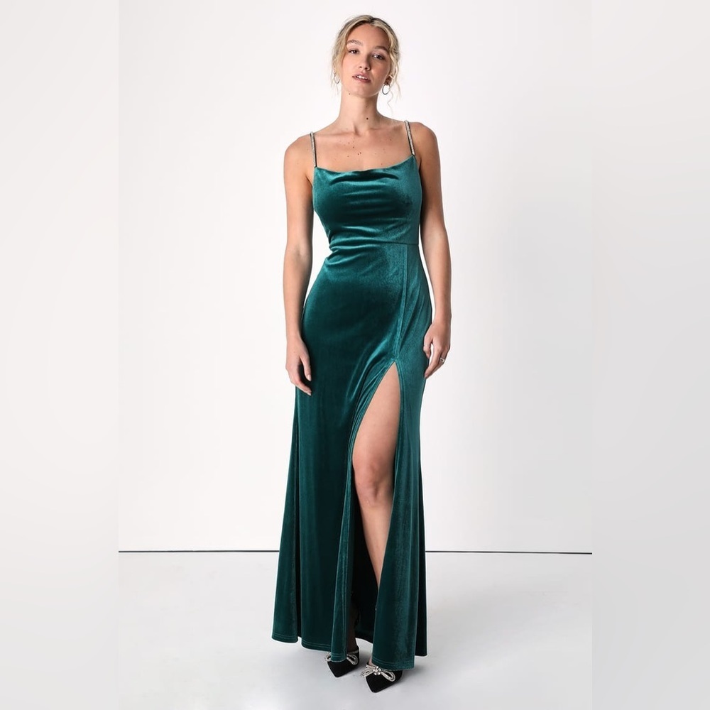 Lulus green velvet evening gown / size m